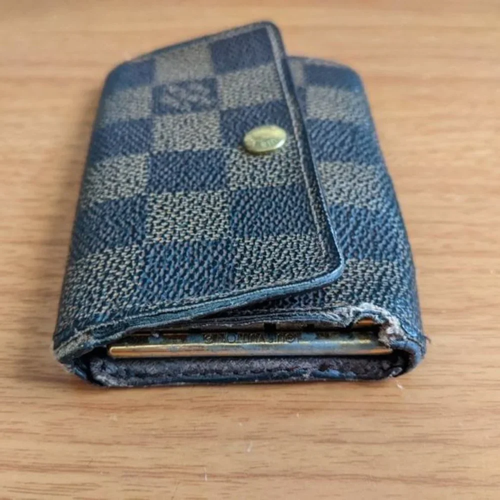 Louis Vuitton please check